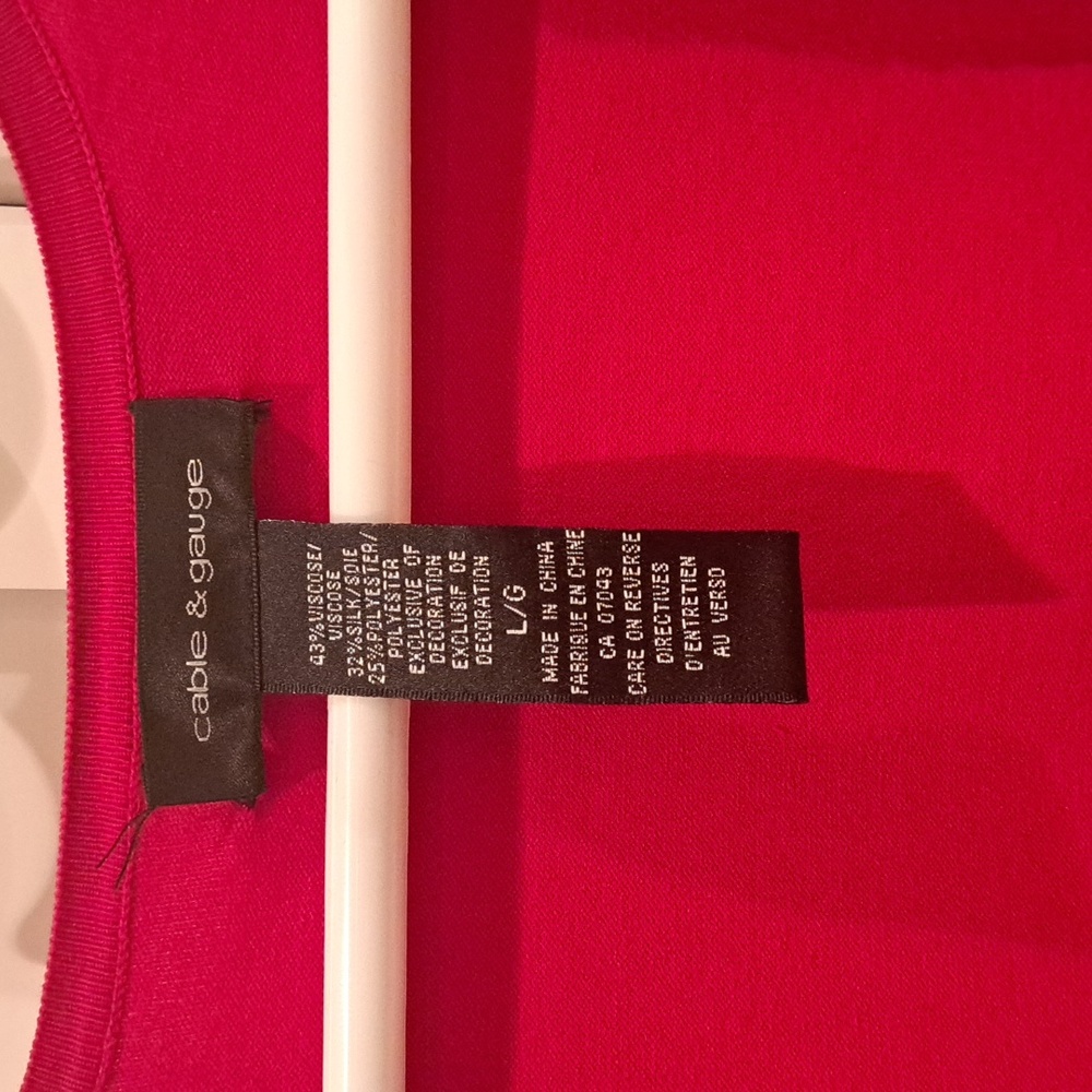 Elegant Red Women's Top with Black Accents - Picture 2 of 5